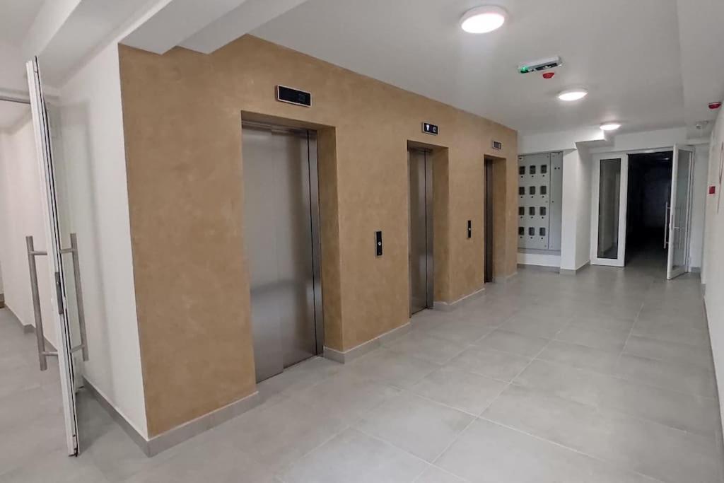 Apartment Tower - New *